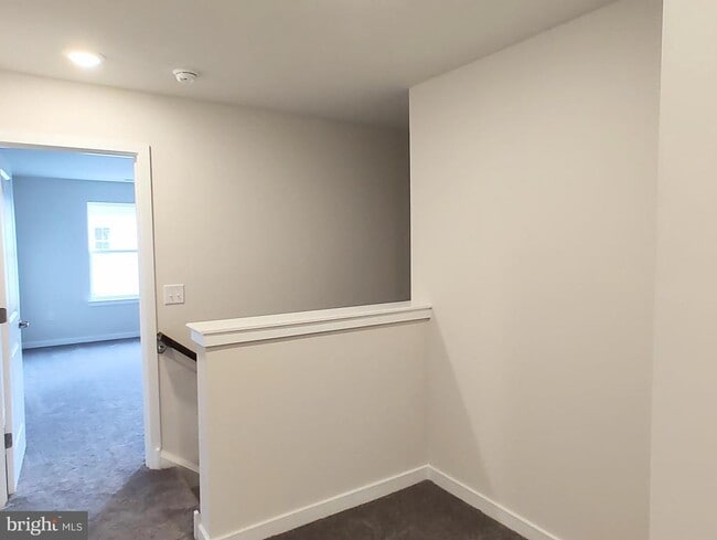 Building Photo - 3 Wafer Aly