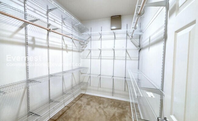 Building Photo - PROMO: Get $500 OFF the first month’s rent when you sign the lease today! / 4 Bed/2.5 Bath Home w...