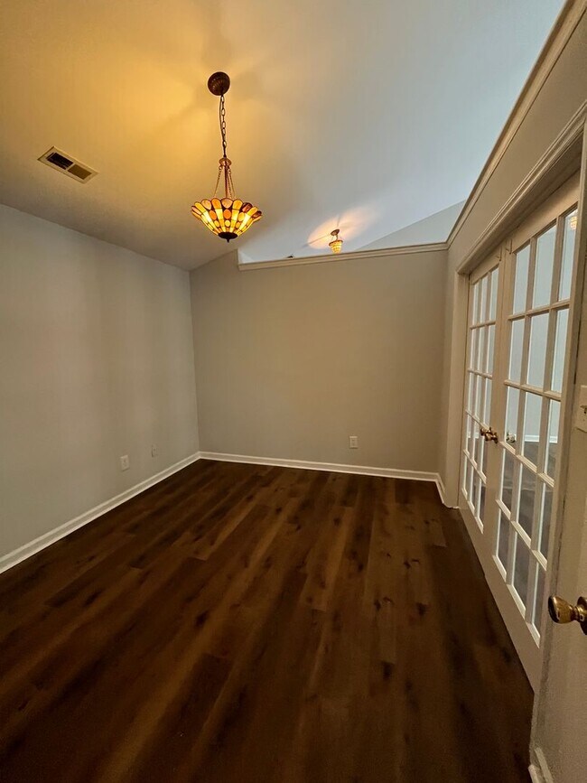 Building Photo - Discover this well-maintained 3-bedroom, 2-bath home in Wilmington, NC