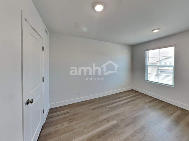 Building Photo - 11159 Magallanes St