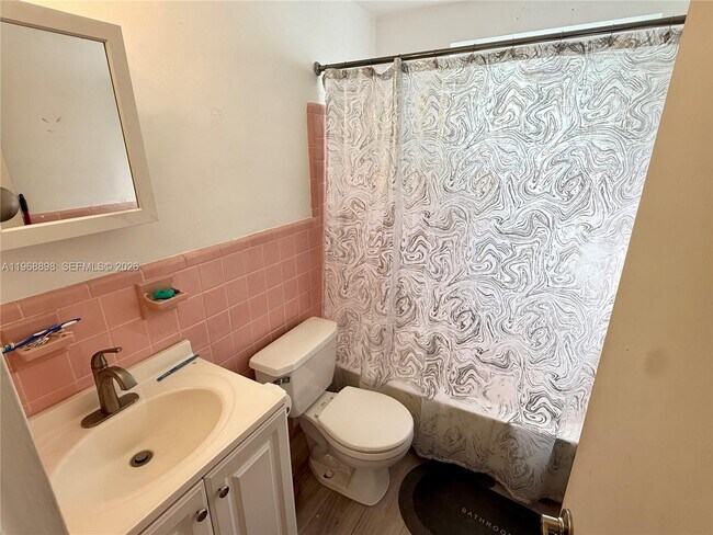 Building Photo - 158 Ocean Dr