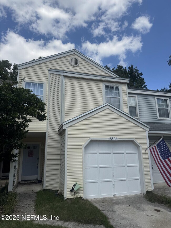 Primary Photo - 8508 Sturbridge Cir W
