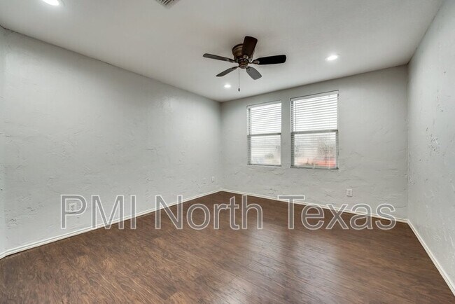 Building Photo - 2641 Salt Maker Way