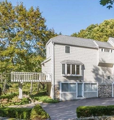 Building Photo - 241 Maple Rd