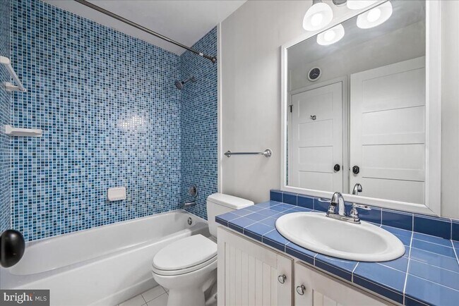 Building Photo - 2002 Derby Ridge Ln