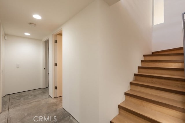 Building Photo - 920 Skyline Dr
