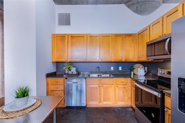 Building Photo - 1511 Locust St