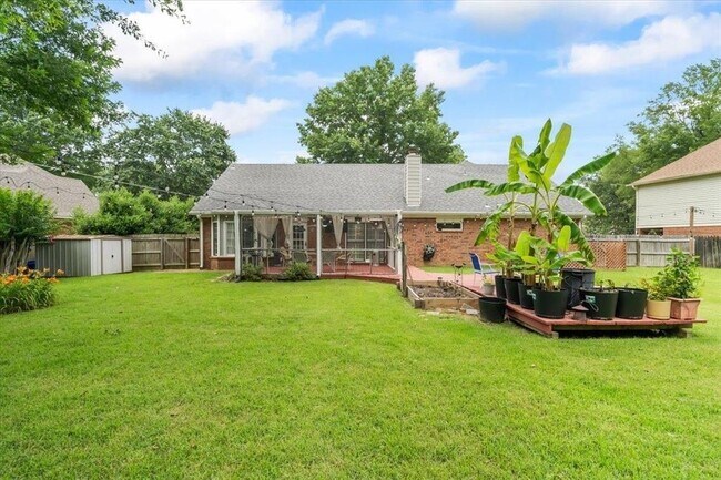 Building Photo - 8429 King William St