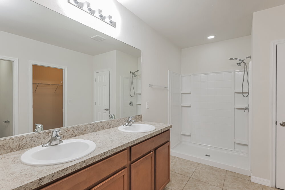 Building Photo - 203 NE 9th Ave