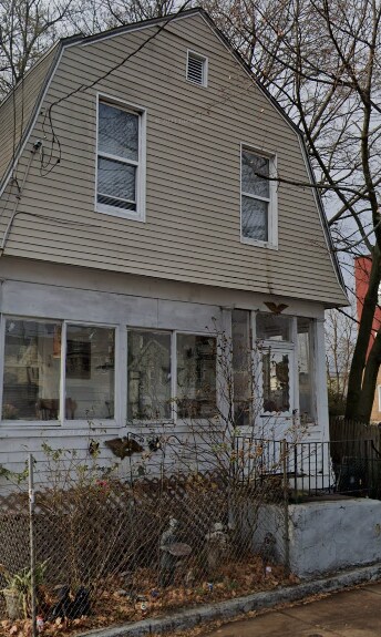 Building Photo - 254 Ferry St