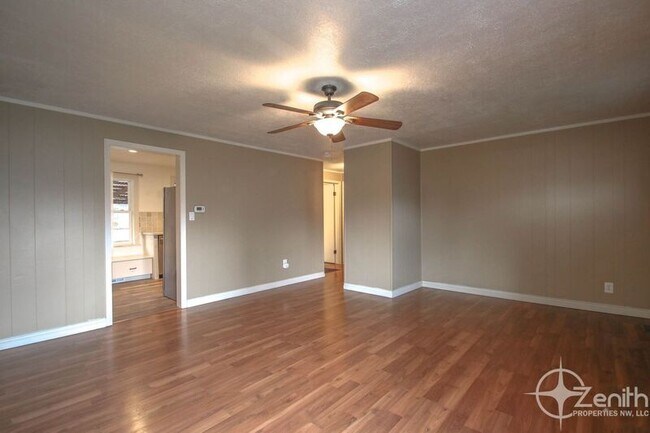 Building Photo - 2618 E 26th St