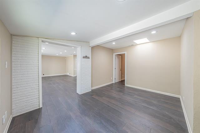 Building Photo - 1034 Tipperary Dr