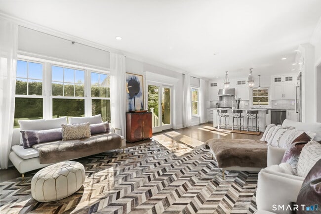 Building Photo - 228 Eastlawn St