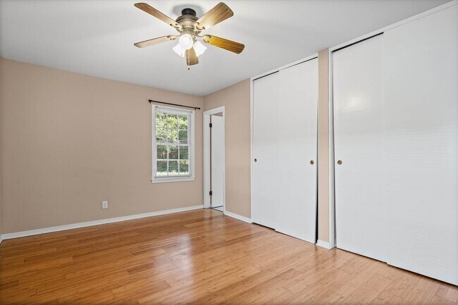 Building Photo - 5516 Brightwood Ln