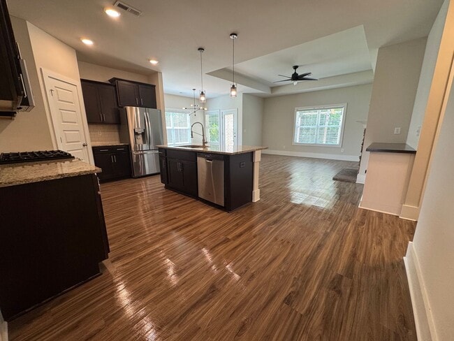 Building Photo - 154 Fernhill Dr NW