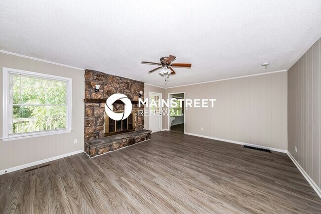 Building Photo - 3 Bedroom Pet-Friendly Home in Tarrant, AL with Main Street Renewal