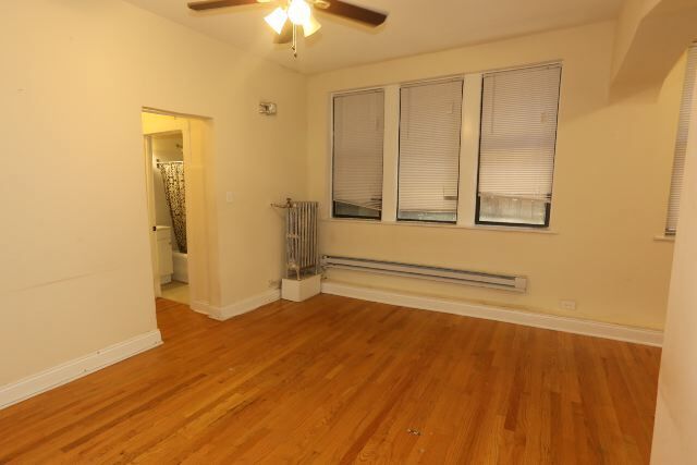 Building Photo - 4644 N Paulina St