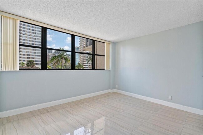 Building Photo - South Ocean Drive, Hallandale Beach, FL 33009 - 3 BR 2 BA condo