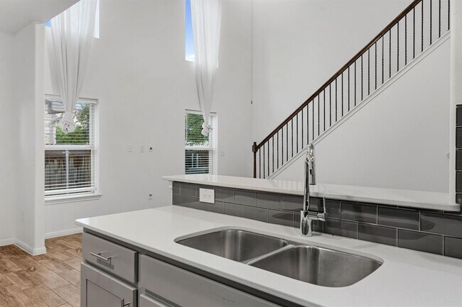 Building Photo - 11807 Frenchie Ln