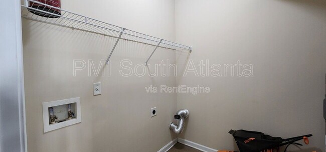 Building Photo - 6864 Mountain Cir