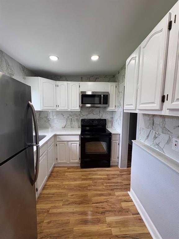 Building Photo - 821 S Solandra Dr