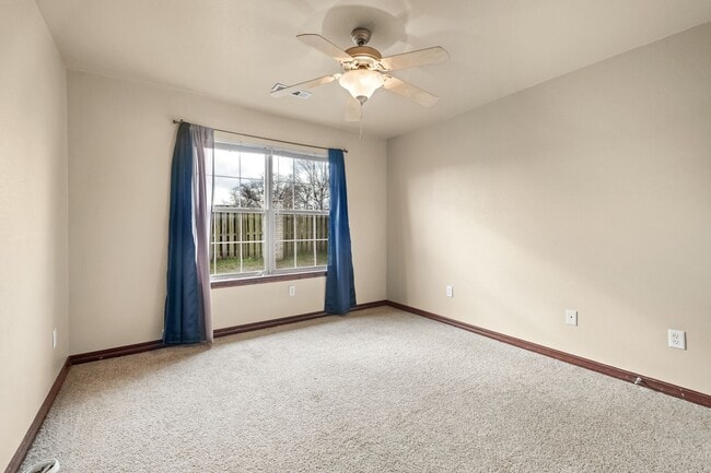 Building Photo - 1270 N Trinity Dr