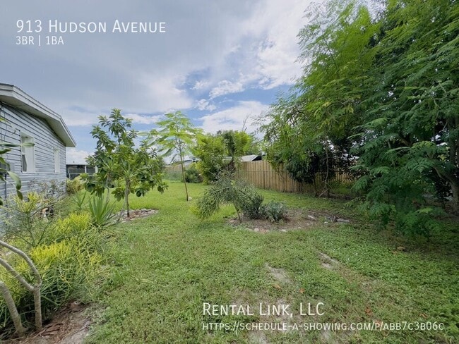 Building Photo - 913 Hudson Ave