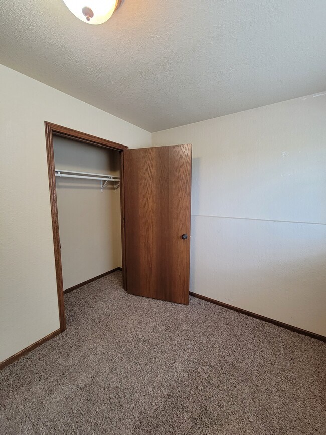 Building Photo - 2224 Bluegill Ave