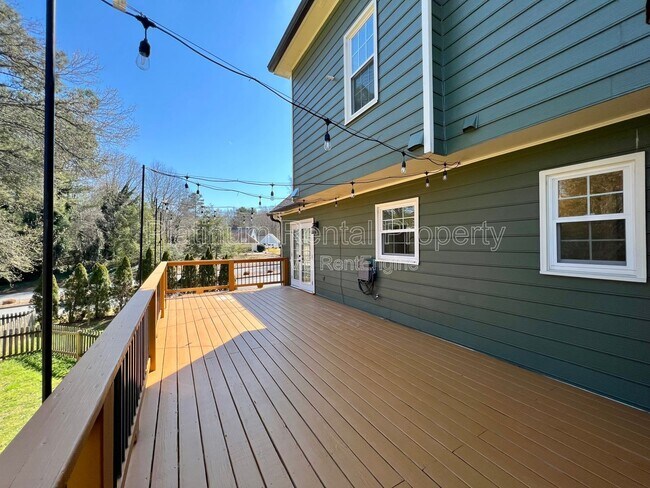 Building Photo - 3707 Rogers Cove
