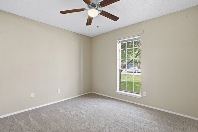 Building Photo - 3918 Wintergreen Dr