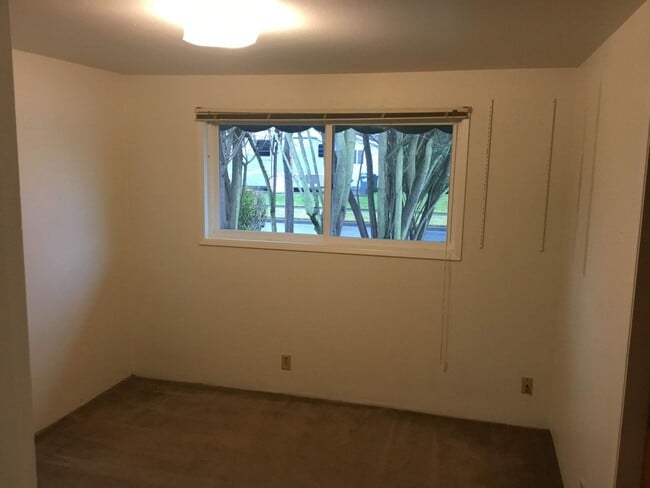 Building Photo - 4 Bedroom Home in Santa Clara