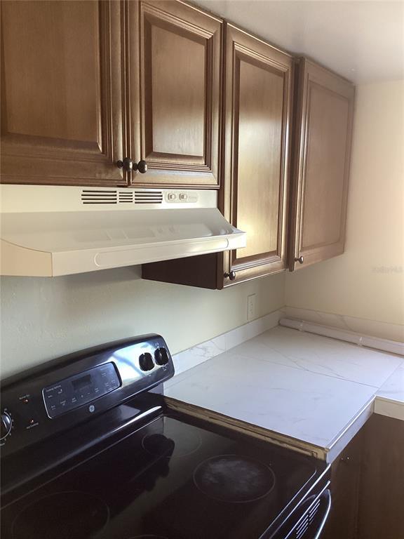 Building Photo - 2054 Bowen Dr