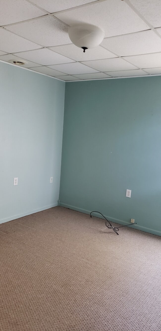 Building Photo - 1221 Garden Ln
