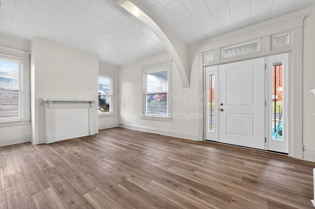 Building Photo - 1409 Hamill Ave