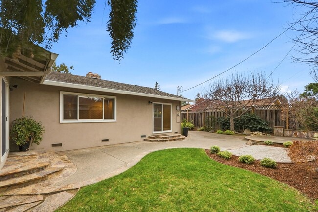 Building Photo - Remodeled 3 Bedroom 2 Bathroom Sunnyvale Home