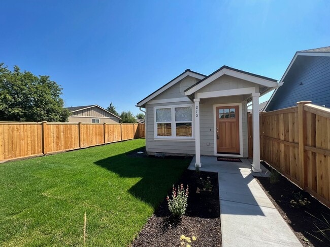 Primary Photo - Private One Bedroom Unattached ADU with Fu...
