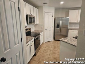 Building Photo - 220 Hereford St