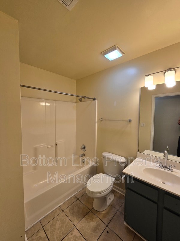 Building Photo - 5326 Eaton Cir