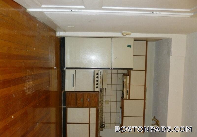 Building Photo - 1412 Commonwealth Ave