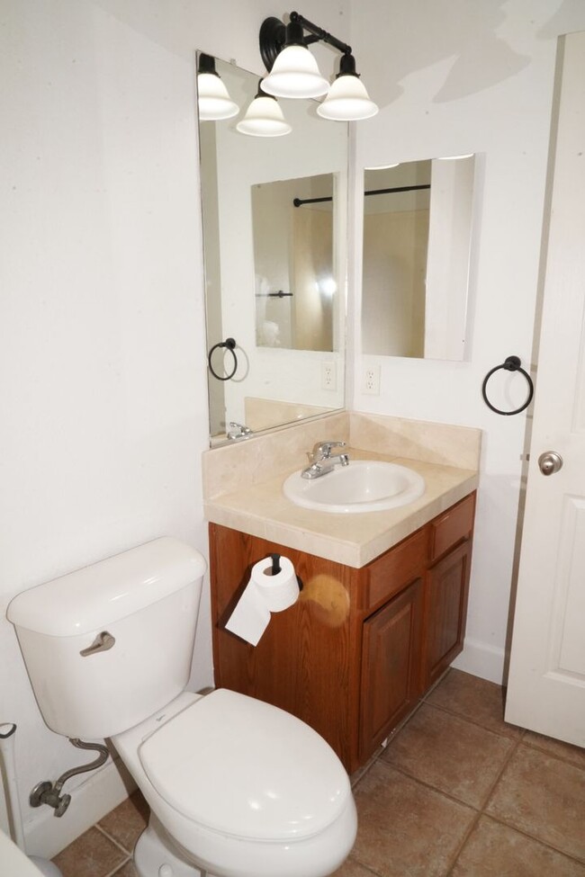 Building Photo - Beautiful 4 bed/ 3.5 bath in Natomas!