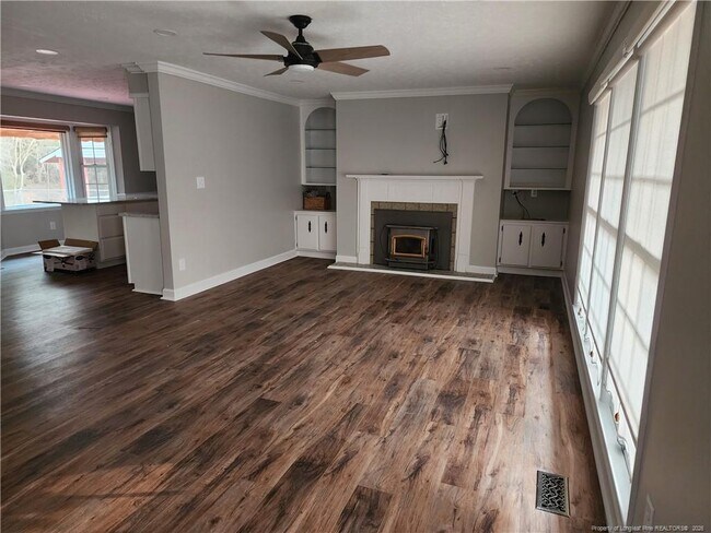 Building Photo - 1303 Middle Rd