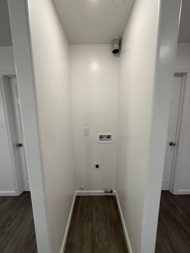 Building Photo - NE Newer Single Story Detached ADU on Cul-De-Sac Near Marian Hospital - All Basic Utilities Included