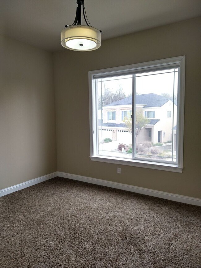 Building Photo - Stunning Luxury Townhome – 3 Bedroom, 2.5 Bath – Modern Comfort & Style