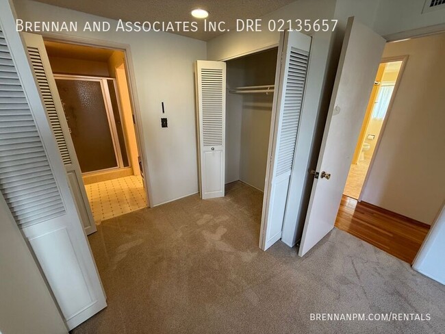 Building Photo - 3 bed 2 bath, Fletcher Hills, View, All Ap...