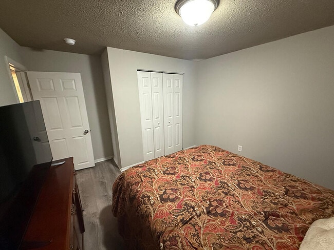 Building Photo - 212 Wheaton Ct