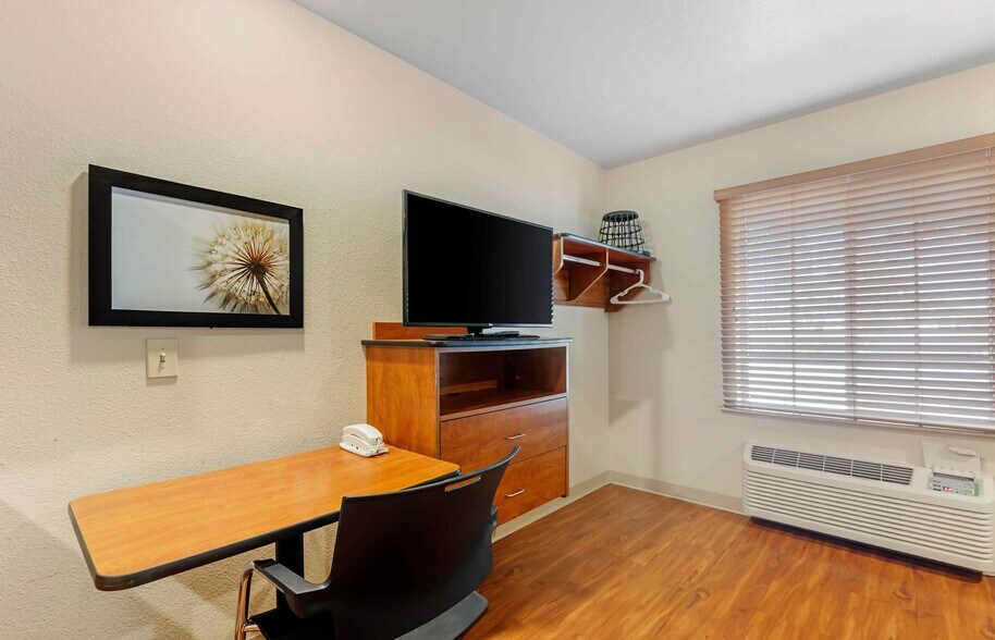 Building Photo - Furnished Studio-Fort Lauderdale - Airport - West