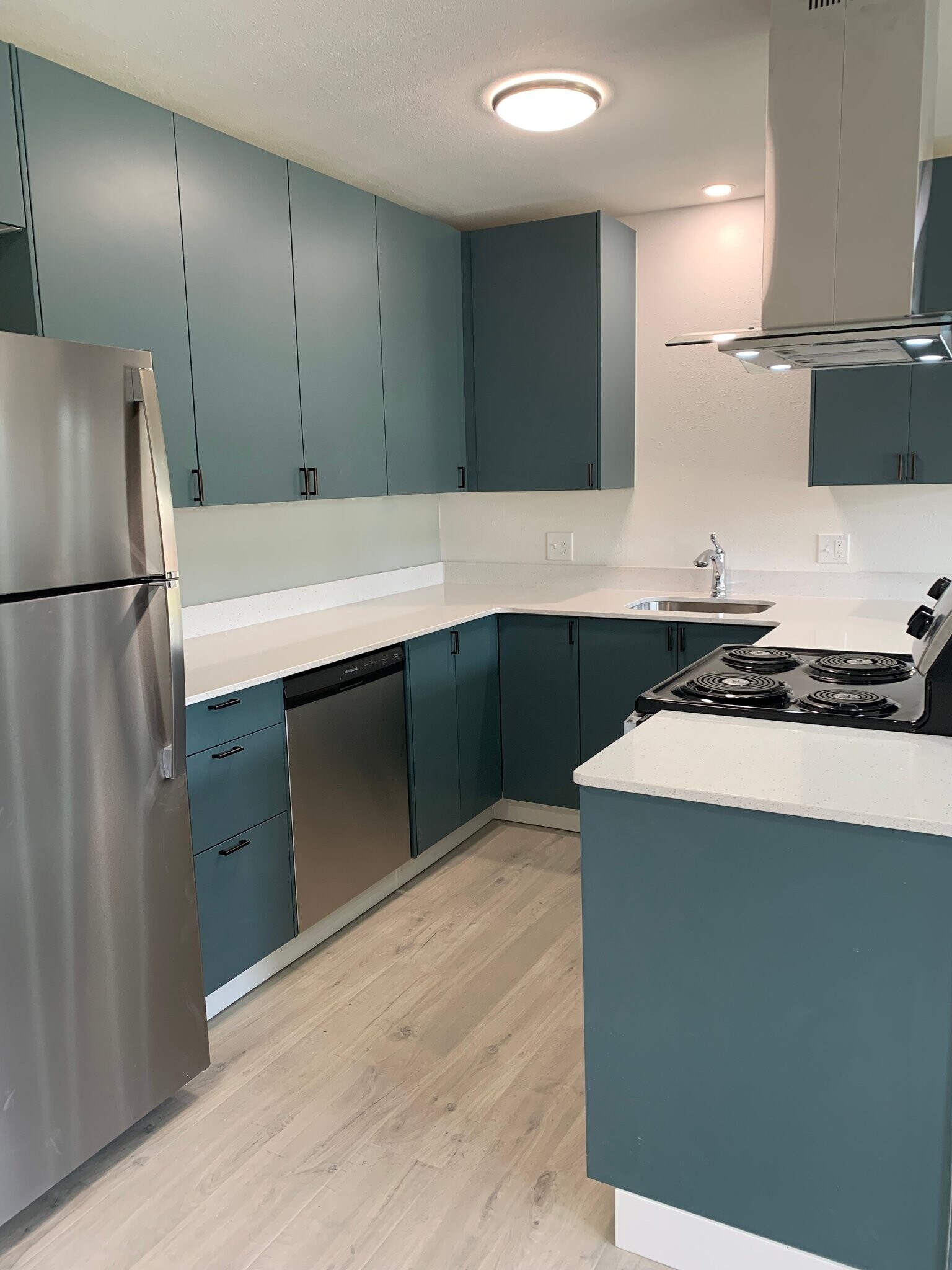 Building Photo - 1740 Azalea Dr