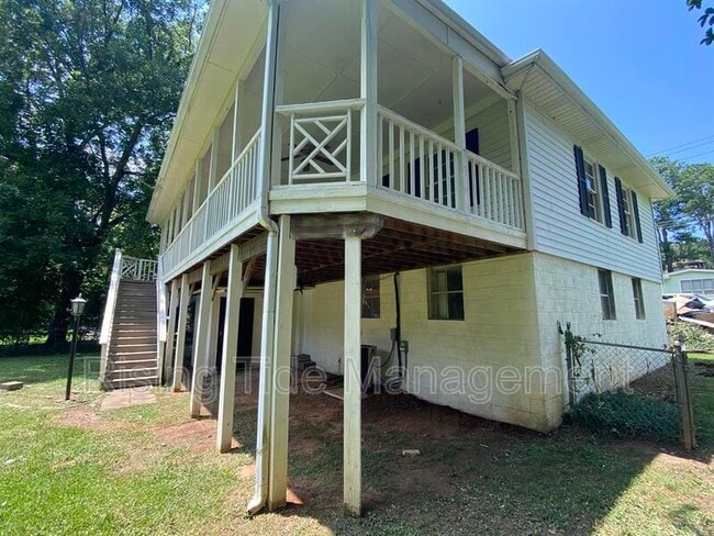 Building Photo - 537 Camellia Rd