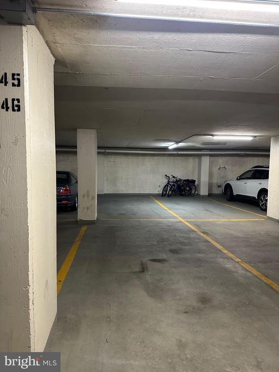 Building Photo - 4620 N Park Ave