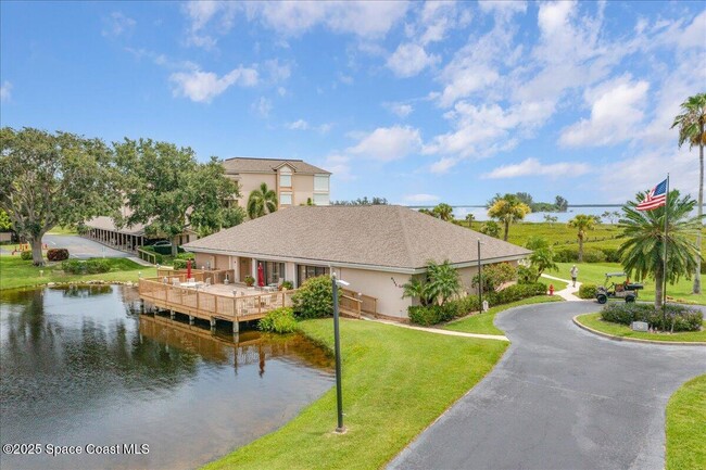 Building Photo - 6165 S Mirror Lake Dr